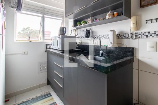 Cozinha - Armários de apartamento para alugar com 1 quarto, 31m² em Prado Velho, Curitiba