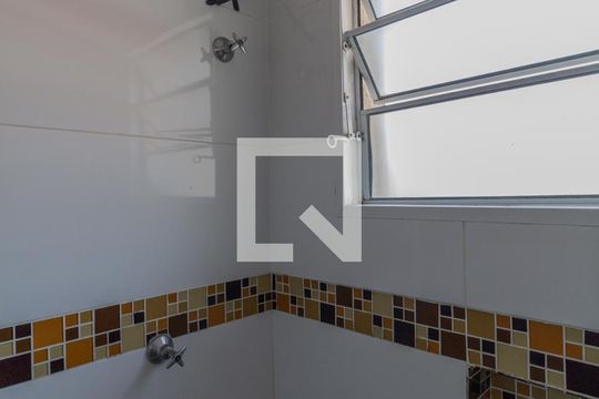 Banheiro  de apartamento à venda com 2 quartos, 40m² em Jardim Helena, São Paulo