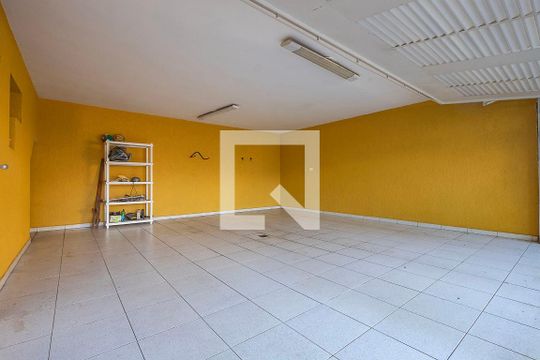 Garagem de casa à venda com 4 quartos, 250m² em Jardim das Bandeiras, São Paulo