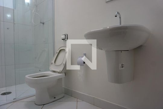 Banheiro de casa à venda com 2 quartos, 125m² em Jardim Ester, São Paulo
