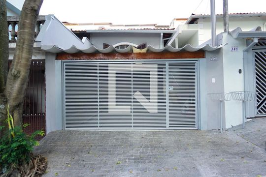 Vista da Rua de casa à venda com 2 quartos, 125m² em Jardim Ester, São Paulo