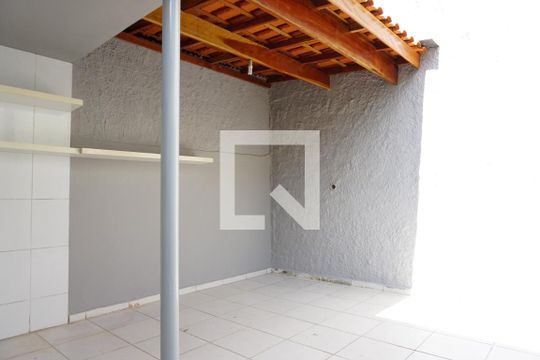 Quintal de casa à venda com 2 quartos, 125m² em Jardim Ester, São Paulo