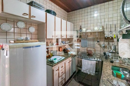 Cozinha de casa à venda com 4 quartos, 209m² em Belvedere, Belo Horizonte