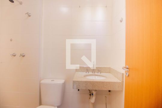 Banheiro de apartamento à venda com 2 quartos, 50m² em Morro Santana, Porto Alegre