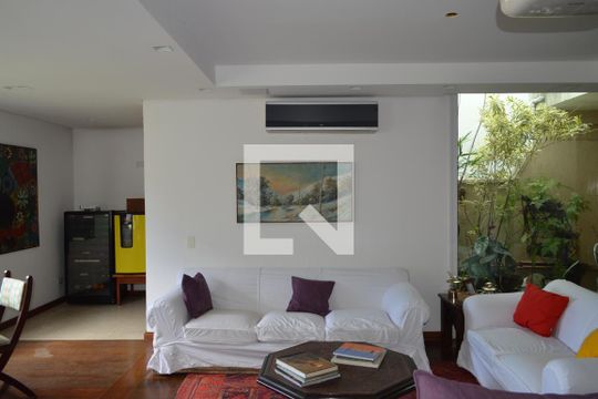 Sala de casa à venda com 5 quartos, 350m² em Vila Mariana, São Paulo