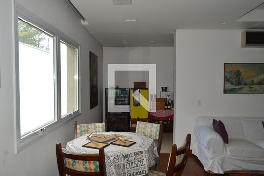 Sala de casa à venda com 5 quartos, 350m² em Vila Mariana, São Paulo