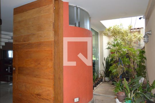 Area Externa de casa à venda com 5 quartos, 350m² em Vila Mariana, São Paulo