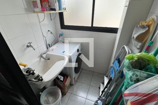 Área de Serviço de apartamento para alugar com 2 quartos, 48m² em Pinheiros, São Paulo