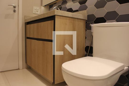 Banheiro de apartamento à venda com 1 quarto, 50m² em Vila Gertrudes, São Paulo