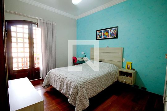 Suíte 1 de casa para alugar com 4 quartos, 450m² em Jardim Lar Sao Paulo, São Paulo