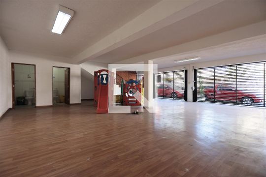 Garagem de casa para alugar com 3 quartos, 552m² em Parque Continental I, Guarulhos