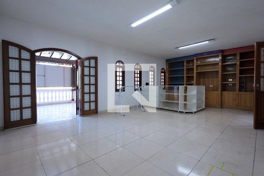 Casa para alugar com 3 quartos, 552m² em Parque Continental I, Guarulhos