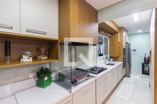 Cozinha de apartamento à venda com 2 quartos, 96m² em Vila Osasco, Osasco
