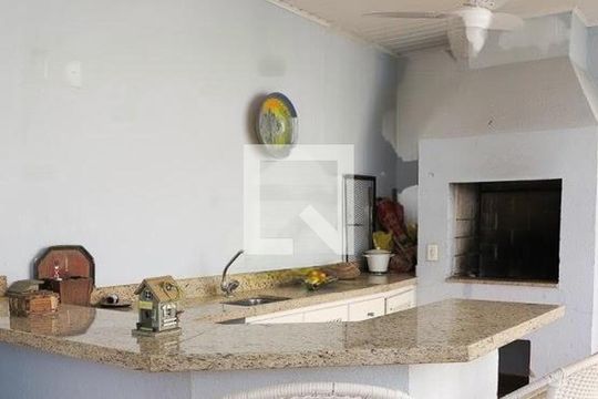 Casa para alugar com 4 quartos, 440m² em Loteamento Arboreto dos Jequitibas (Sousas), Campinas