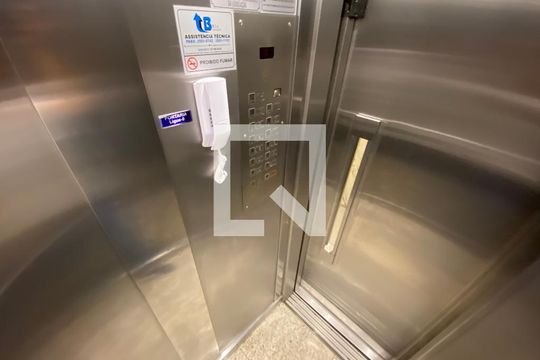 Área comum de apartamento à venda com 3 quartos, 110m² em Leme, Rio de Janeiro