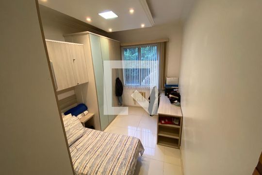 Quarto 1 de apartamento à venda com 3 quartos, 110m² em Leme, Rio de Janeiro
