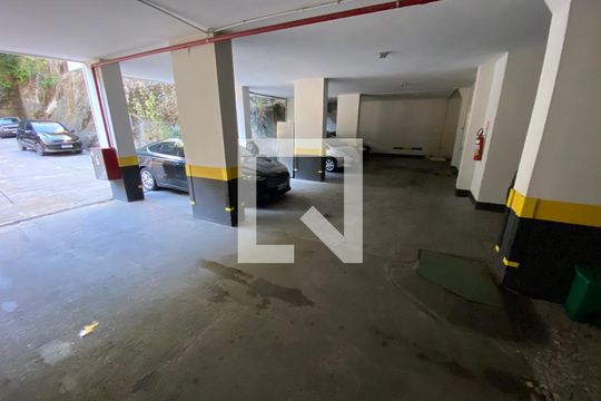 Garagem de apartamento à venda com 3 quartos, 110m² em Leme, Rio de Janeiro