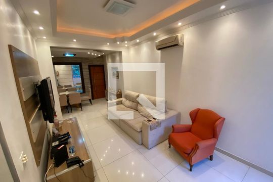 Sala de apartamento para alugar com 3 quartos, 110m² em Leme, Rio de Janeiro