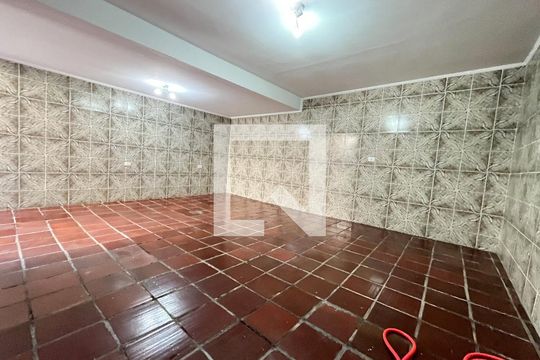 Área externa de casa à venda com 5 quartos, 135m² em Planalto Paulista, São Paulo
