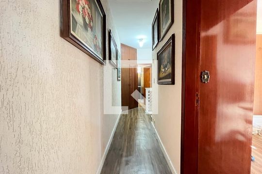 Corredor de casa à venda com 5 quartos, 135m² em Planalto Paulista, São Paulo