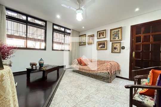 Sala de casa à venda com 5 quartos, 135m² em Planalto Paulista, São Paulo