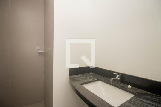 Banheiro de kitnet/studio à venda com 1 quarto, 36m² em Boa Vista, Porto Alegre