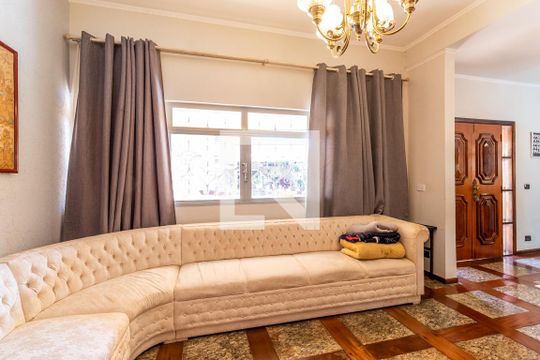 Sala de estar de casa à venda com 5 quartos, 500m² em Vila Galvão, Guarulhos