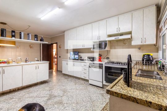 Cozinha de casa à venda com 5 quartos, 500m² em Vila Galvão, Guarulhos