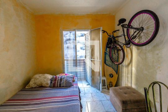 Sala/Quarto de kitnet/studio para alugar com 1 quarto, 30m² em Guilhermina, Praia Grande