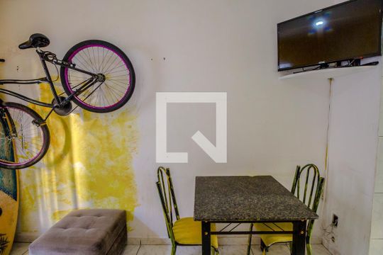 Sala/Quarto de kitnet/studio para alugar com 1 quarto, 30m² em Guilhermina, Praia Grande