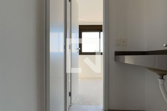 Banheiro Demi-suíte  de apartamento à venda com 3 quartos, 125m² em Petrópolis, Porto Alegre