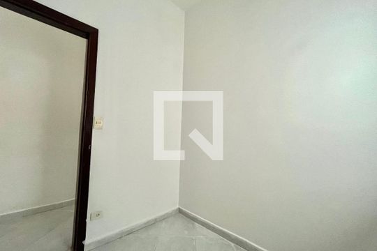 Quarto 2 de casa à venda com 2 quartos, 100m² em Vila Mira, São Paulo