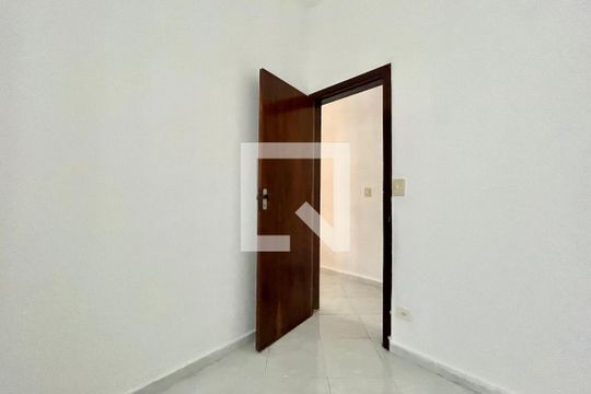 Quarto 2 de casa à venda com 2 quartos, 100m² em Vila Mira, São Paulo