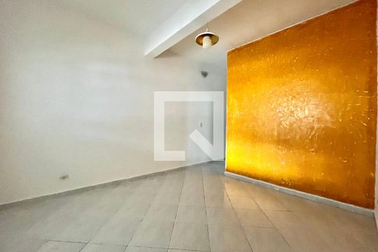 Sala de casa à venda com 2 quartos, 100m² em Vila Mira, São Paulo