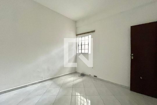 Quarto 1 de casa à venda com 2 quartos, 100m² em Vila Mira, São Paulo