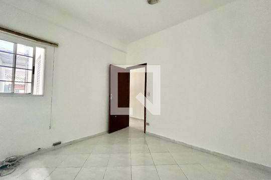 Quarto 1 de casa à venda com 2 quartos, 100m² em Vila Mira, São Paulo