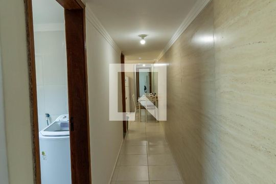 Corredor de apartamento para alugar com 2 quartos, 86m² em Laranjeiras, Rio de Janeiro