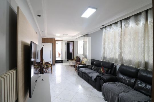 Casa para alugar com 2 quartos, 200m² em Vila Cavaton, São Paulo