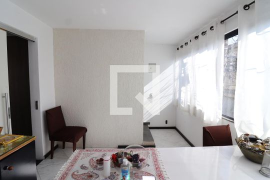 Escritório de casa para alugar com 2 quartos, 200m² em Vila Cavaton, São Paulo