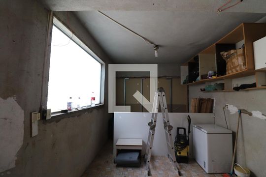 Garagem de casa para alugar com 2 quartos, 200m² em Vila Cavaton, São Paulo