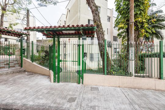 Fachada de apartamento à venda com 2 quartos, 49m² em Alto de Pinheiros, São Paulo