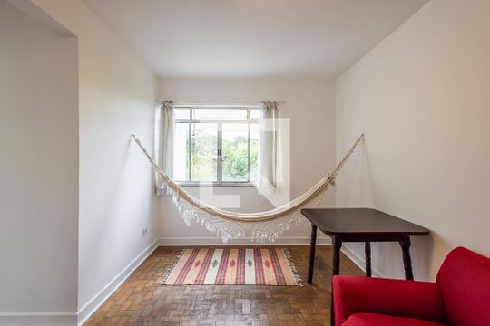 Sala de apartamento à venda com 2 quartos, 49m² em Alto de Pinheiros, São Paulo