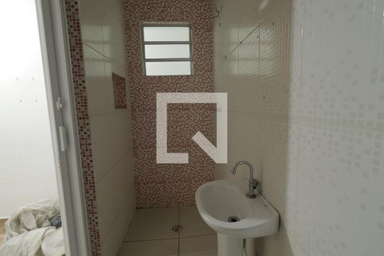 Banheiro de casa para alugar com 1 quarto, 66m² em Jardim Peri, São Paulo