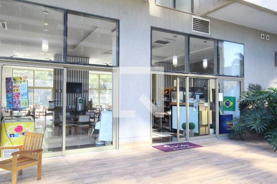 Área comum - Restaurante de apartamento para alugar com 1 quarto, 52m² em Jacarepaguá, Rio de Janeiro