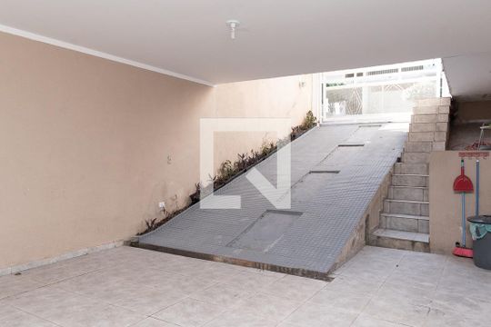 Garagem de casa para alugar com 4 quartos, 300m² em Parque Continental Ii, Guarulhos