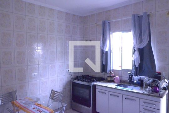 Cozinha de casa à venda com 2 quartos, 85m² em Padroeira, Osasco