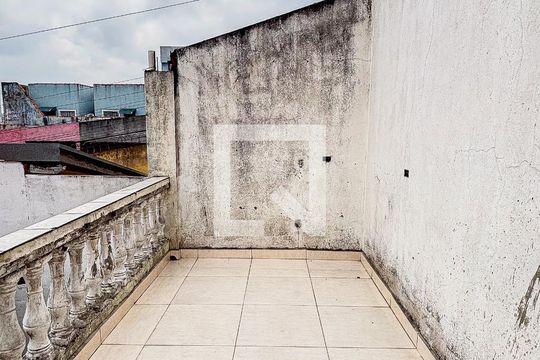 Área de Serviço de casa para alugar com 2 quartos, 130m² em Vila Luzita, Santo André