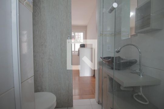 Banheiro de apartamento à venda com 2 quartos, 50m² em Rubem Berta, Porto Alegre
