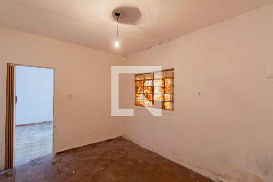 Quarto de casa para alugar com 1 quarto, 48m² em Jardim Santa Maria, São Paulo