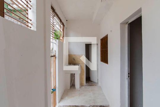 Área de Serviço de casa para alugar com 1 quarto, 48m² em Jardim Santa Maria, São Paulo